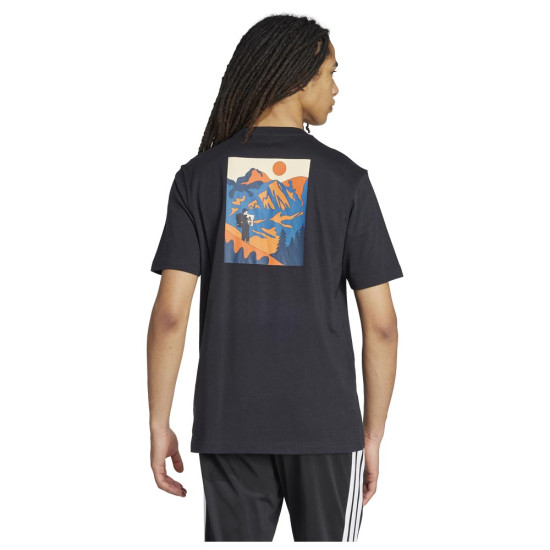 Adidas Ανδρική κοντομάνικη μπλούζα Doodle Hunt Hike Graphic Tee Adidas Ανδρική κοντομάνικη μπλούζα Doodle Hunt Hike Graphic Tee